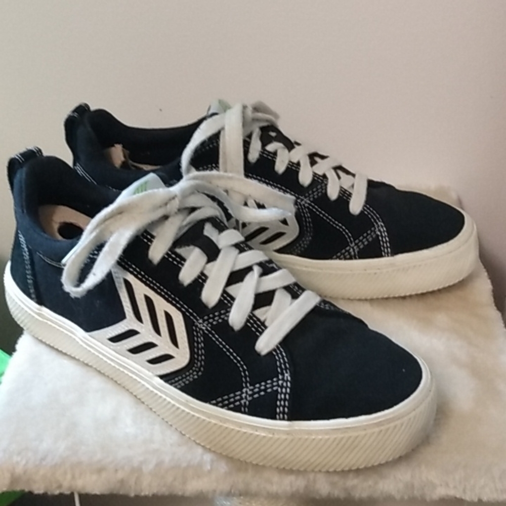 Cariuma Catiba Pro Black/Ivory Suede Skate Sneaker 7.5/9